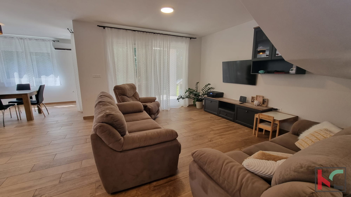Spaziosa villa in una posizione tranquilla - 192,56 m2 di comfort nella periferia di Parenzo, #vendita