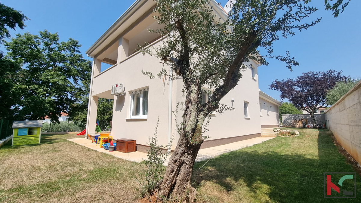 Spaziosa villa in una posizione tranquilla - 192,56 m2 di comfort nella periferia di Parenzo, #vendita