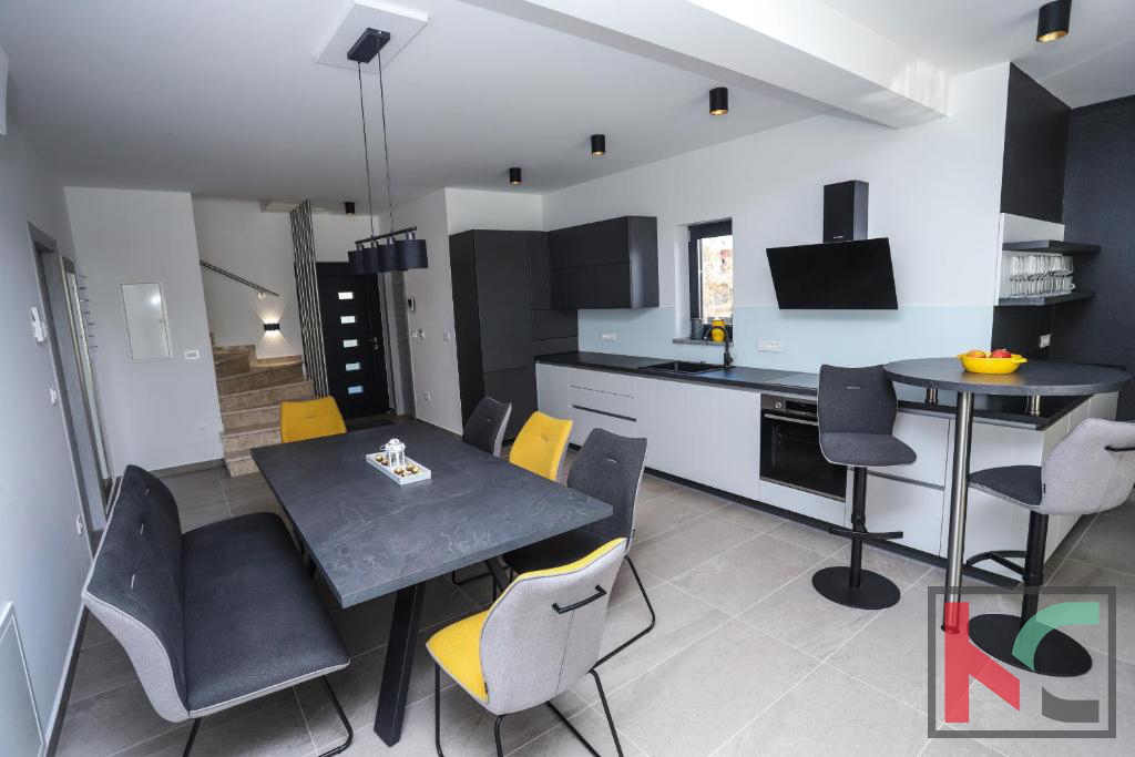 Istria, Parenzo, casa con piscina e giardino paesaggistico vicino al mare, #vendita