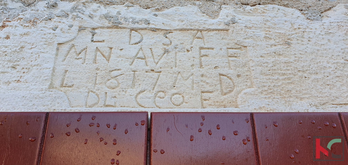 Istria, Tinjan, casa duplex di 193,47m2 con terreno urbanizzato e agricolo di 6523m2 # vendita