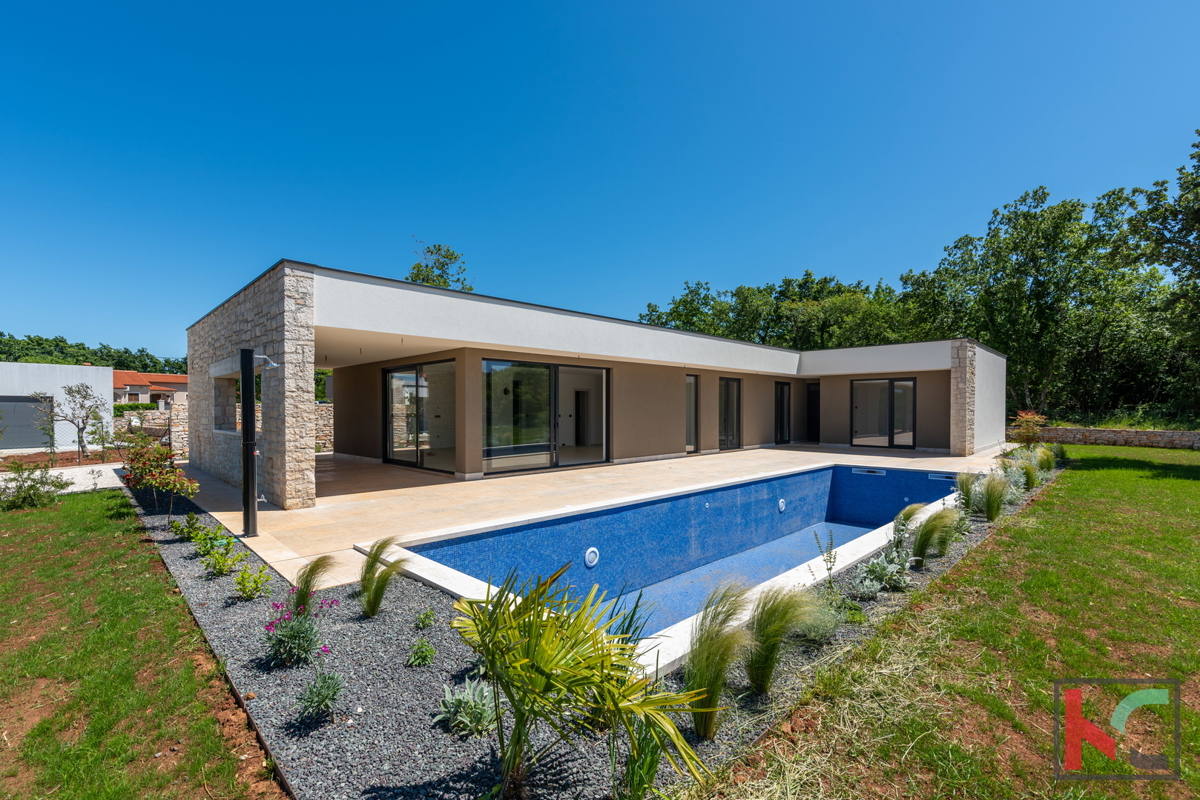 SVETVINČENAT, VILLA AL PIANO TERRA CON PISCINA CIRCONDATA DALLA NATURA #VENDITA