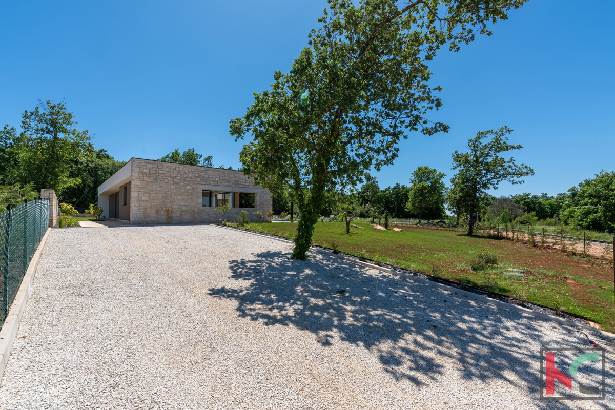 SVETVINČENAT, VILLA AL PIANO TERRA CON PISCINA CIRCONDATA DALLA NATURA #VENDITA