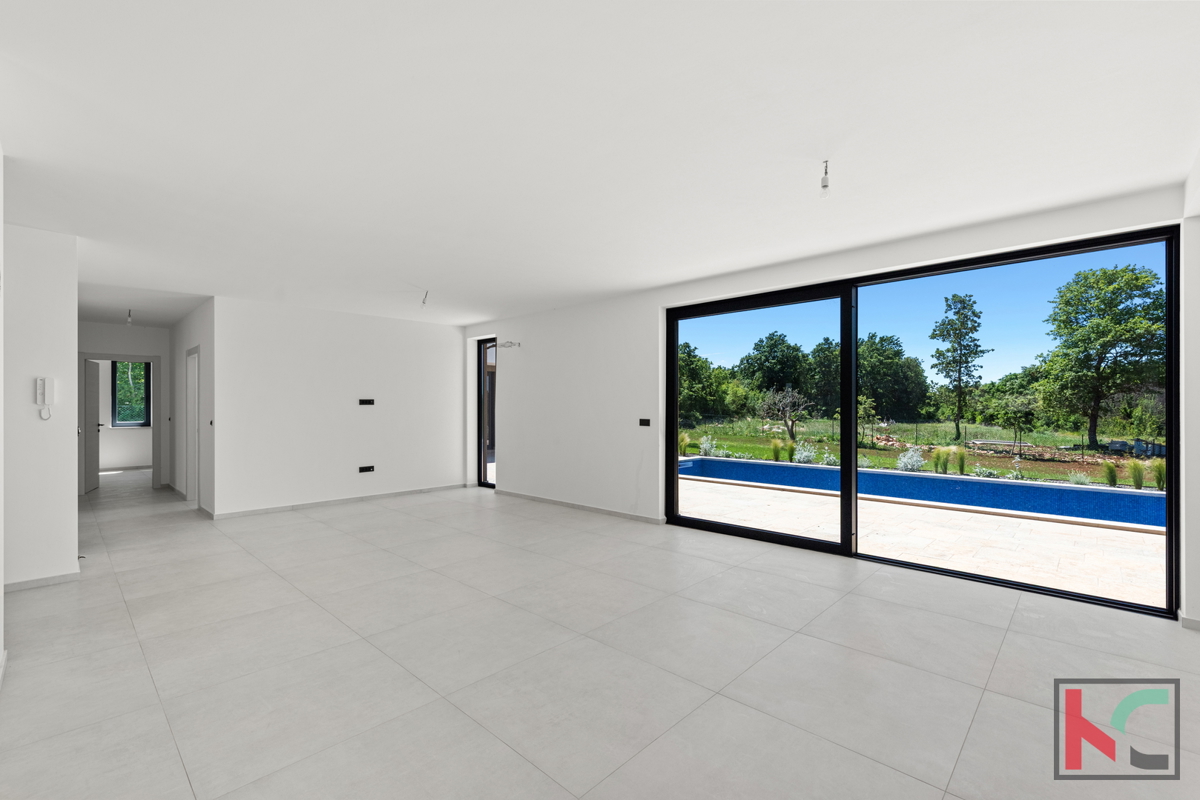 SVETVINČENAT, VILLA AL PIANO TERRA CON PISCINA CIRCONDATA DALLA NATURA #VENDITA