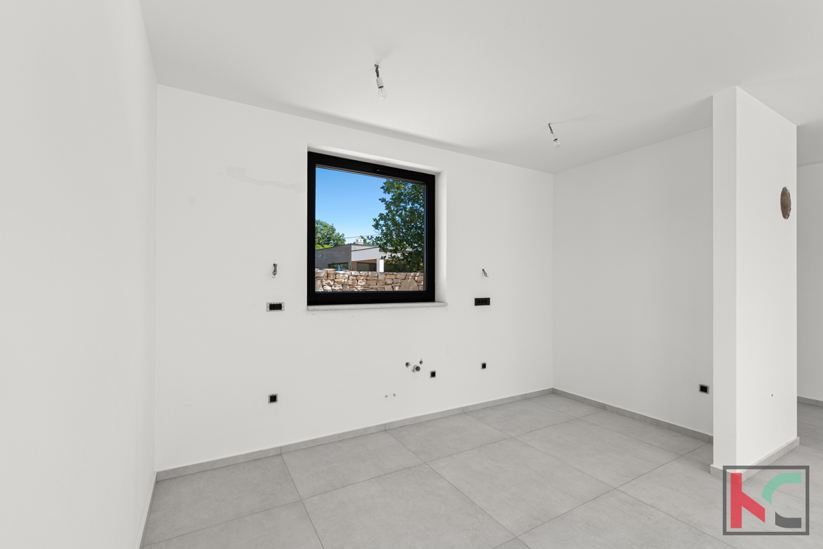 SVETVINČENAT, VILLA AL PIANO TERRA CON PISCINA CIRCONDATA DALLA NATURA #VENDITA