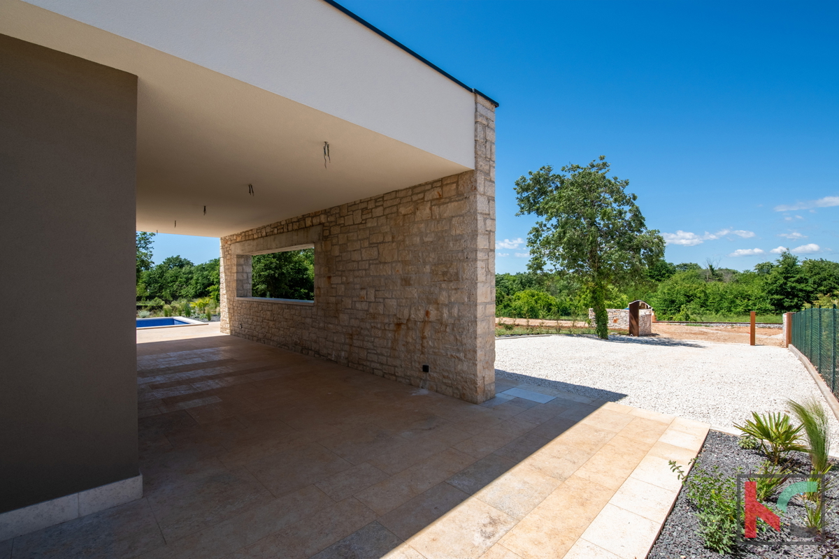 SVETVINČENAT, VILLA AL PIANO TERRA CON PISCINA CIRCONDATA DALLA NATURA #VENDITA