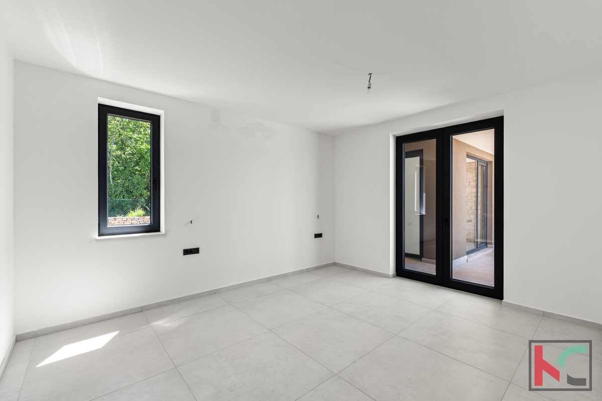 SVETVINČENAT, VILLA AL PIANO TERRA CON PISCINA CIRCONDATA DALLA NATURA #VENDITA