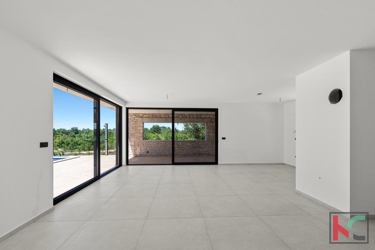 SVETVINČENAT, VILLA AL PIANO TERRA CON PISCINA CIRCONDATA DALLA NATURA #VENDITA