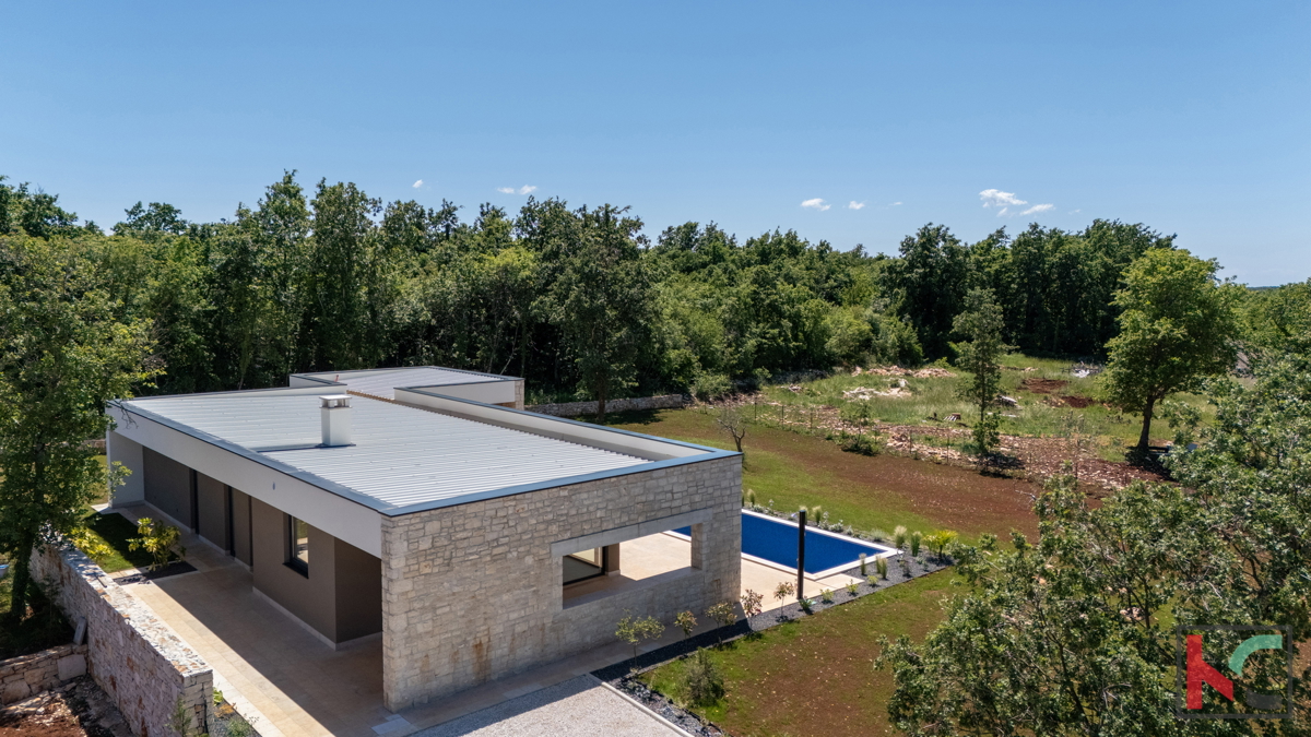 SVETVINČENAT, VILLA AL PIANO TERRA CON PISCINA CIRCONDATA DALLA NATURA #VENDITA
