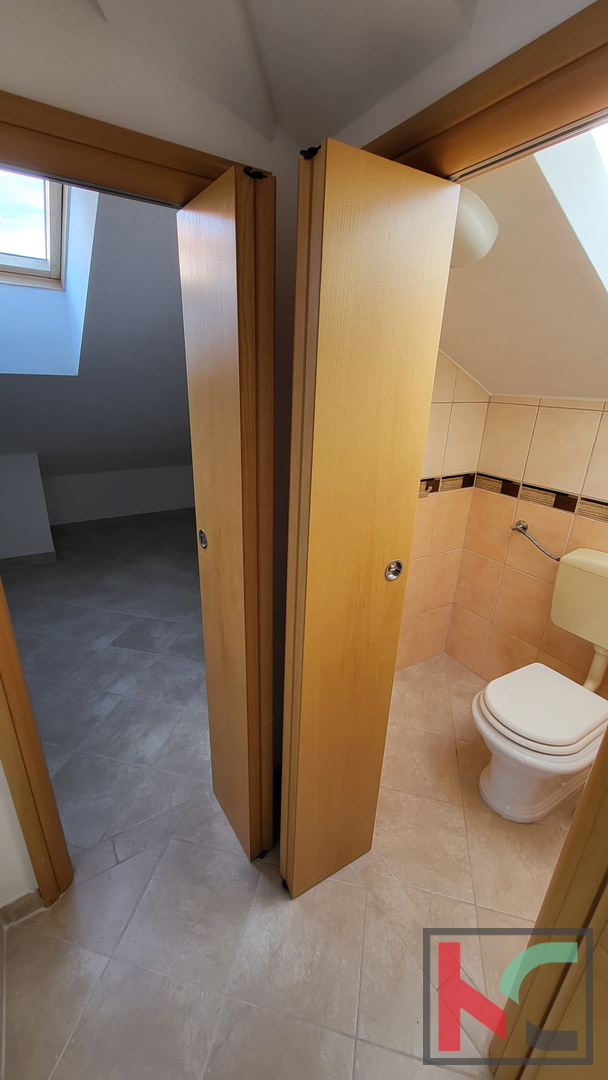 Istria, Premantura - Volme, appartamento con quattro camere da letto 115,45 m2 con piscina