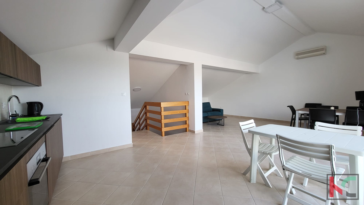 Istria, Premantura - Volme, appartamento con quattro camere da letto 115,45 m2 con piscina