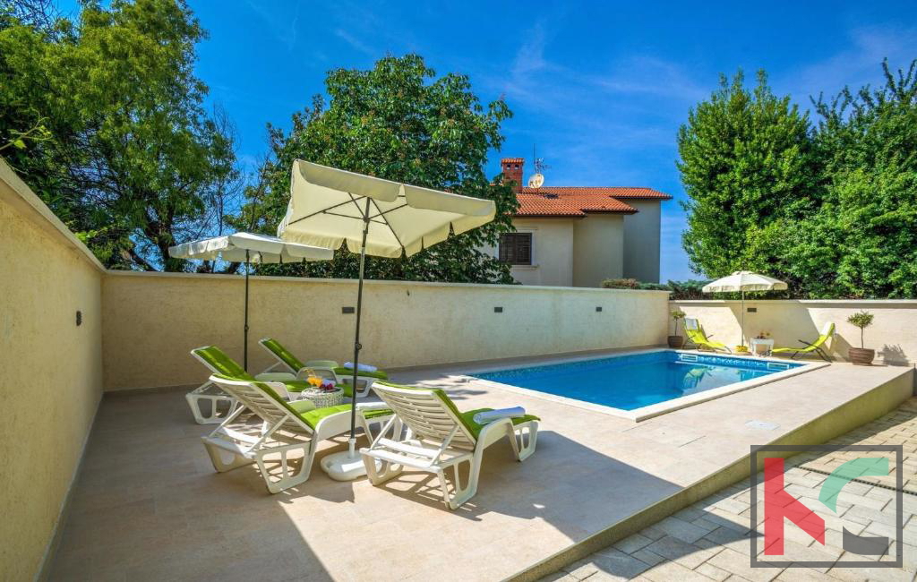 Istria, Pola, casa ristrutturata con piscina e giardino paesaggistico di 311m2, garage