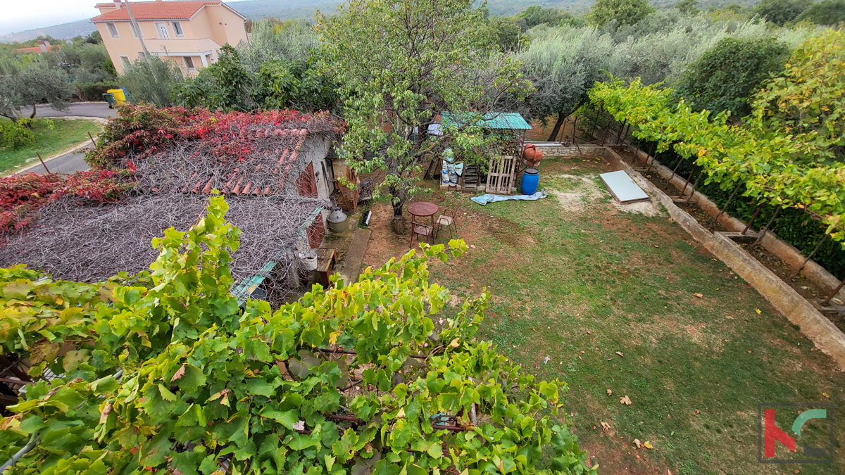 Istria - Peruški, casa su un ampio terreno di 1000m2, vista mare # in vendita