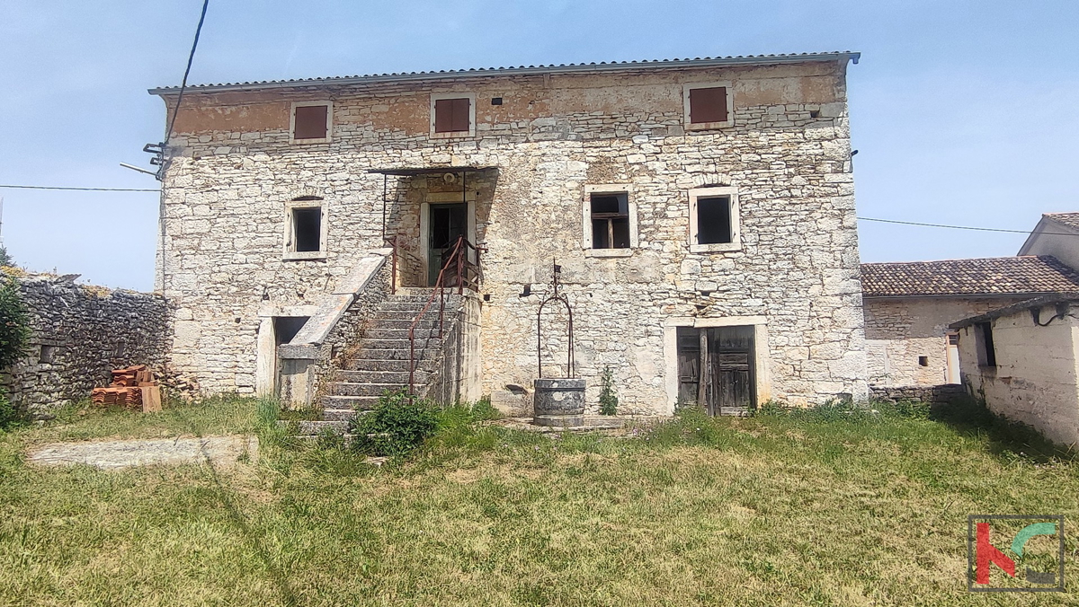 Istria, Svetvinčenat, due case autoctone in pietra d'Istria con giardino, #vendita