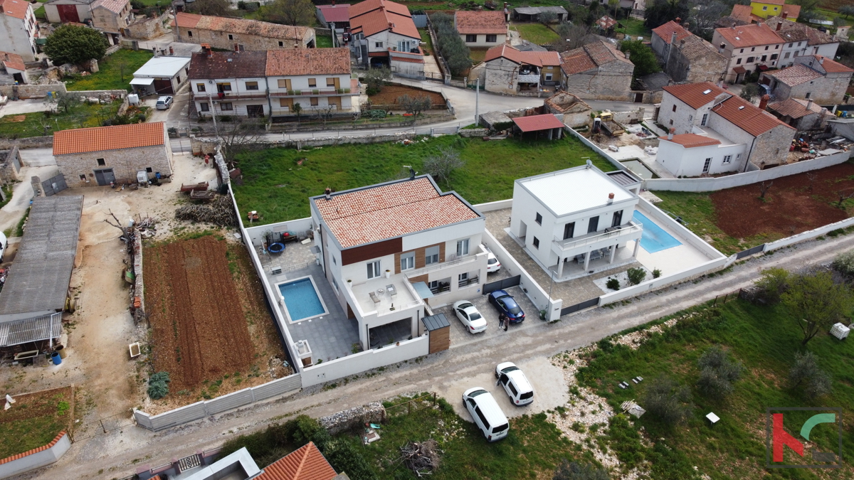Villa di lusso con piscina e vista sul mare e sulle isole Brioni a Galižana