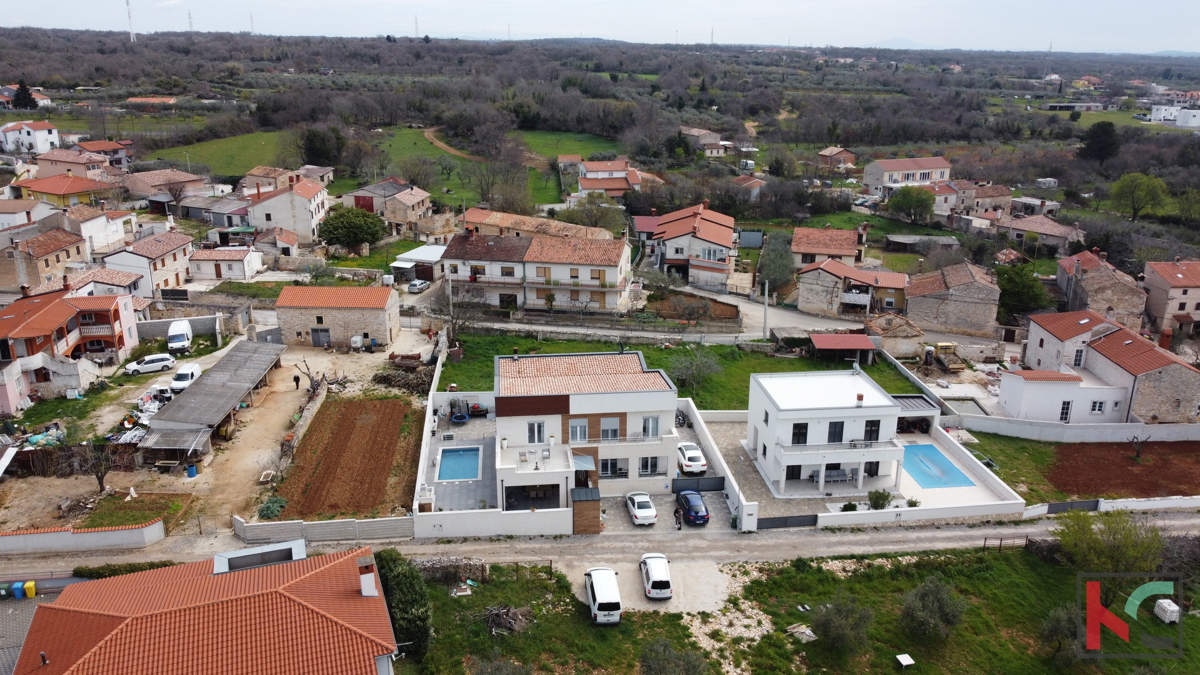 Villa di lusso con piscina e vista sul mare e sulle isole Brioni a Galižana