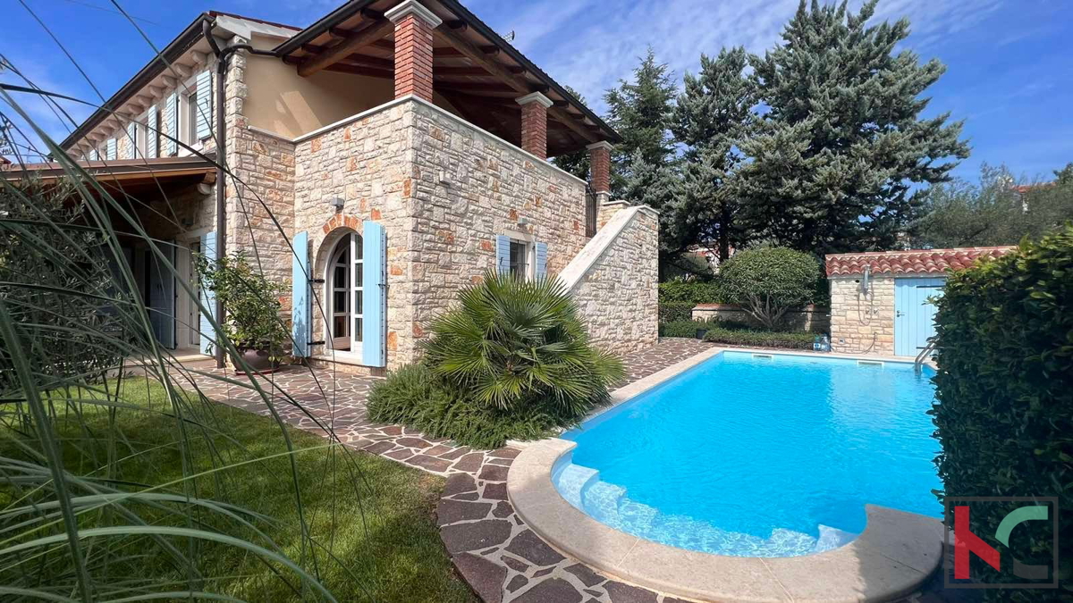 Istria, Parenzo, villa duplex in pietra con piscina, 134,58 m2 #vendita