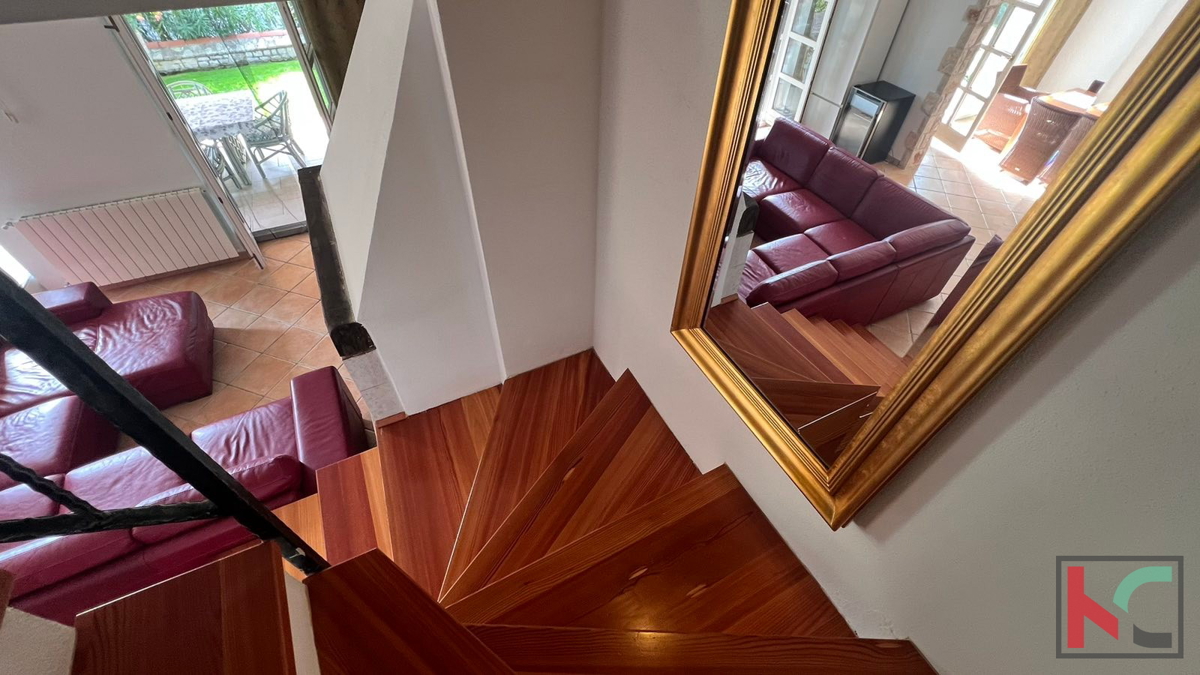 Istria, Parenzo, villa duplex in pietra con piscina, 134,58 m2 #vendita