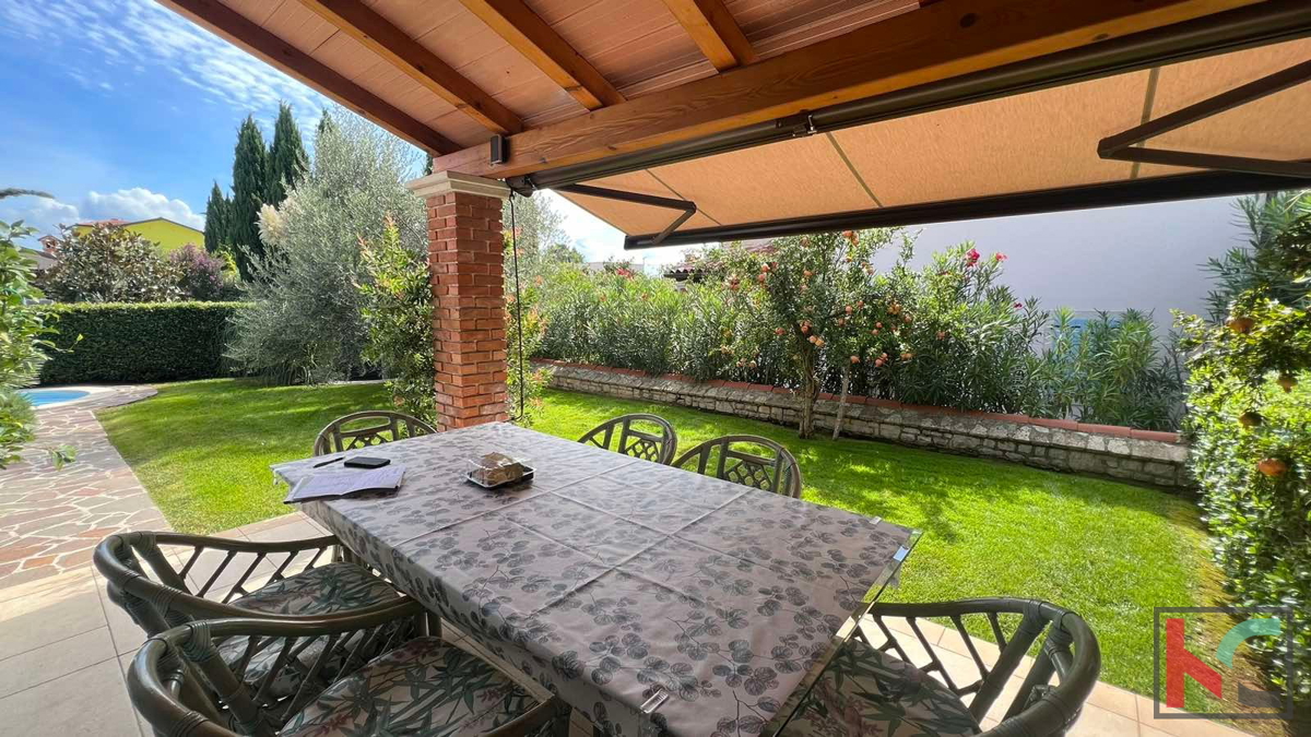 Istria, Parenzo, villa duplex in pietra con piscina, 134,58 m2 #vendita