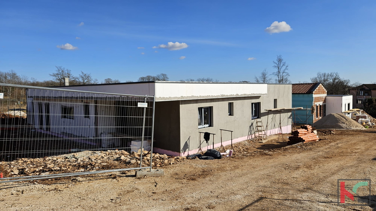 Gimino, casa con tre camere da letto e una piscina di 173m2 #vendita