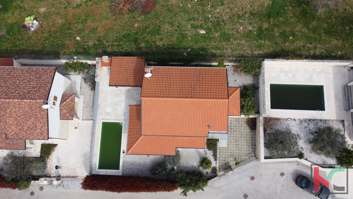 Istria, zona Parenzo, villa con piscina 160 m2 in una posizione tranquilla, #vendita
