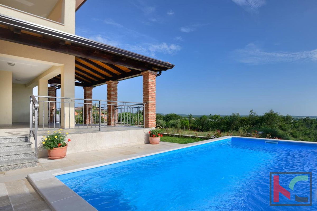 Istria, zona Parenzo, villa con piscina 160 m2 in una posizione tranquilla, #vendita