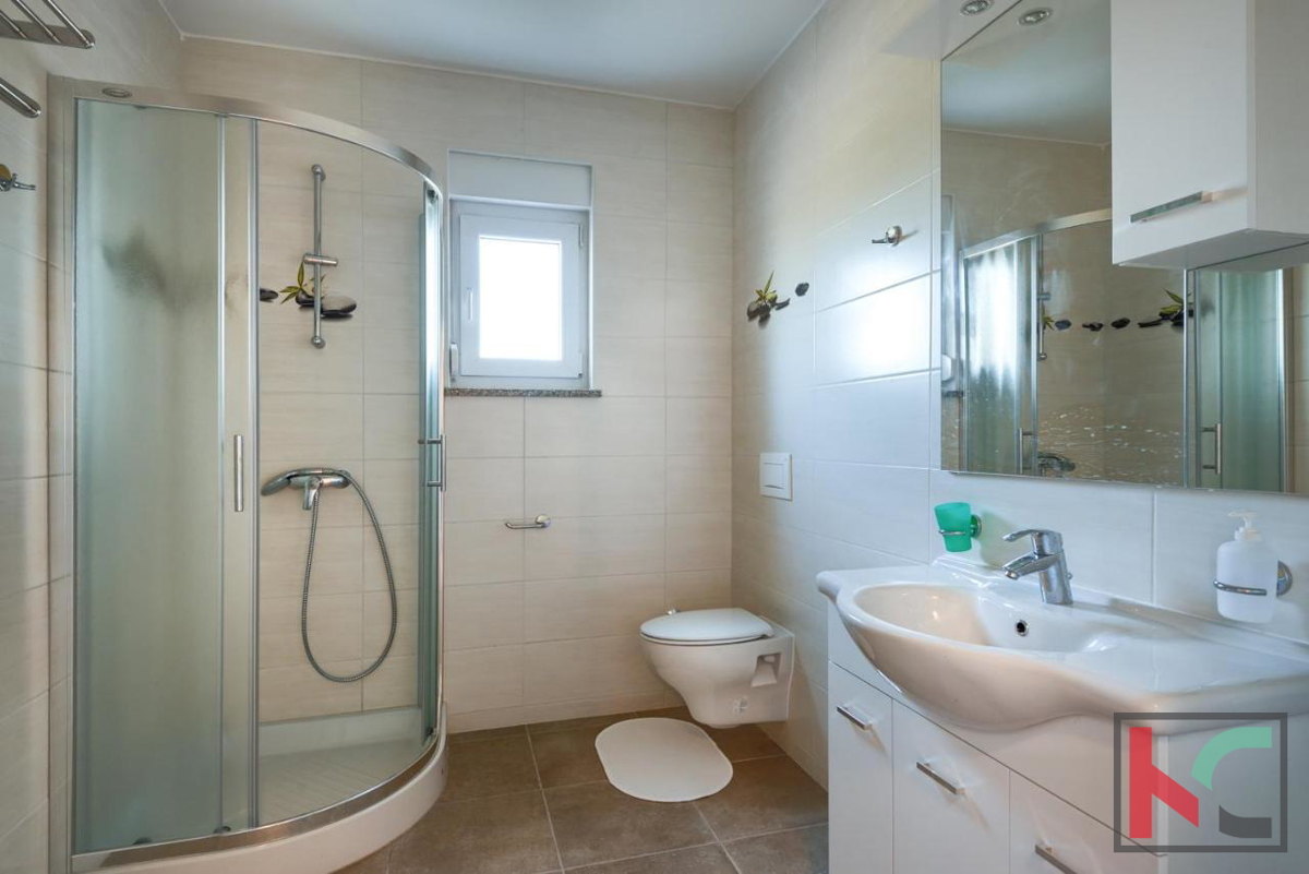 Istria, zona Parenzo, villa con piscina 160 m2 in una posizione tranquilla, #vendita