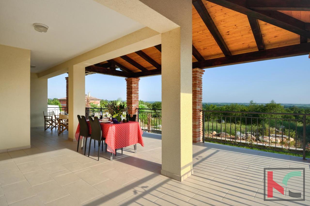 Istria, zona Parenzo, villa con piscina 160 m2 in una posizione tranquilla, #vendita