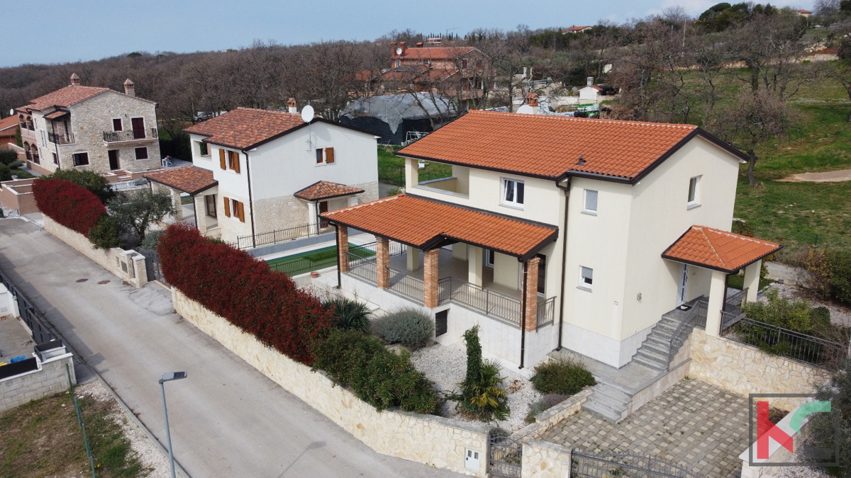 Istria, zona Parenzo, villa con piscina 160 m2 in una posizione tranquilla, #vendita