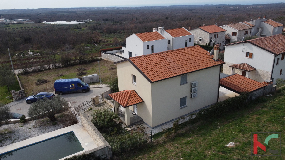 Istria, zona Parenzo, villa con piscina 160 m2 in una posizione tranquilla, #vendita