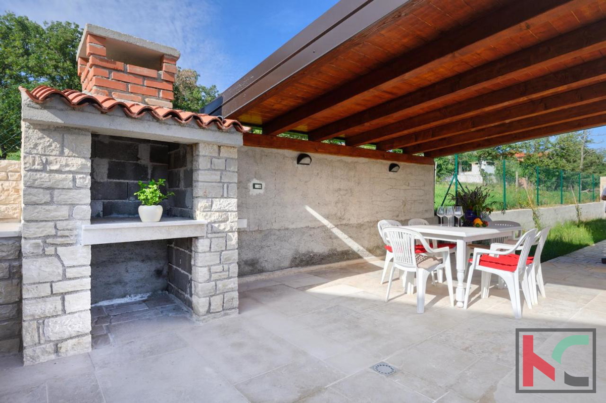 Istria, zona Parenzo, villa con piscina 160 m2 in una posizione tranquilla, #vendita