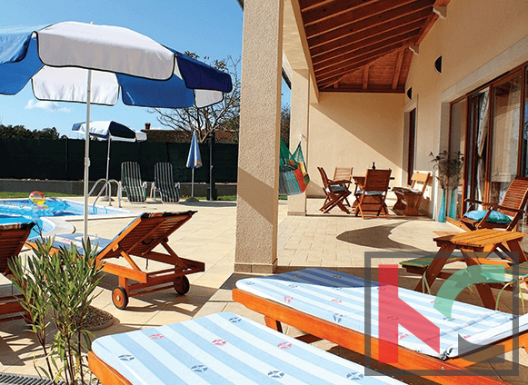 Gimino, bellissima villa isolata con ampio giardino, parco giochi e piscina su un terreno di 2350 m2 #in vendita