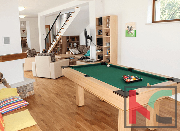 Gimino, bellissima villa isolata con ampio giardino, parco giochi e piscina su un terreno di 2350 m2 #in vendita