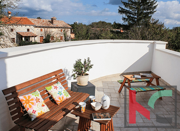 Gimino, bellissima villa isolata con ampio giardino, parco giochi e piscina su un terreno di 2350 m2 #in vendita