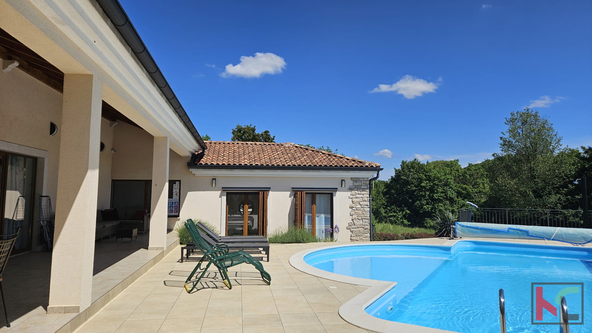 Gimino, bellissima villa isolata con ampio giardino, parco giochi e piscina su un terreno di 2350 m2 #in vendita