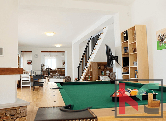 Gimino, bellissima villa isolata con ampio giardino, parco giochi e piscina su un terreno di 2350 m2 #in vendita