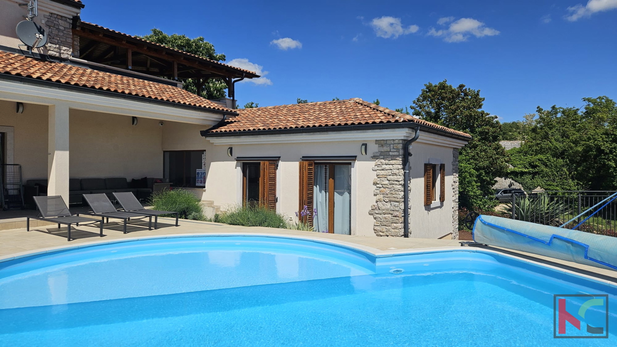 Gimino, bellissima villa isolata con ampio giardino, parco giochi e piscina su un terreno di 2350 m2 #in vendita