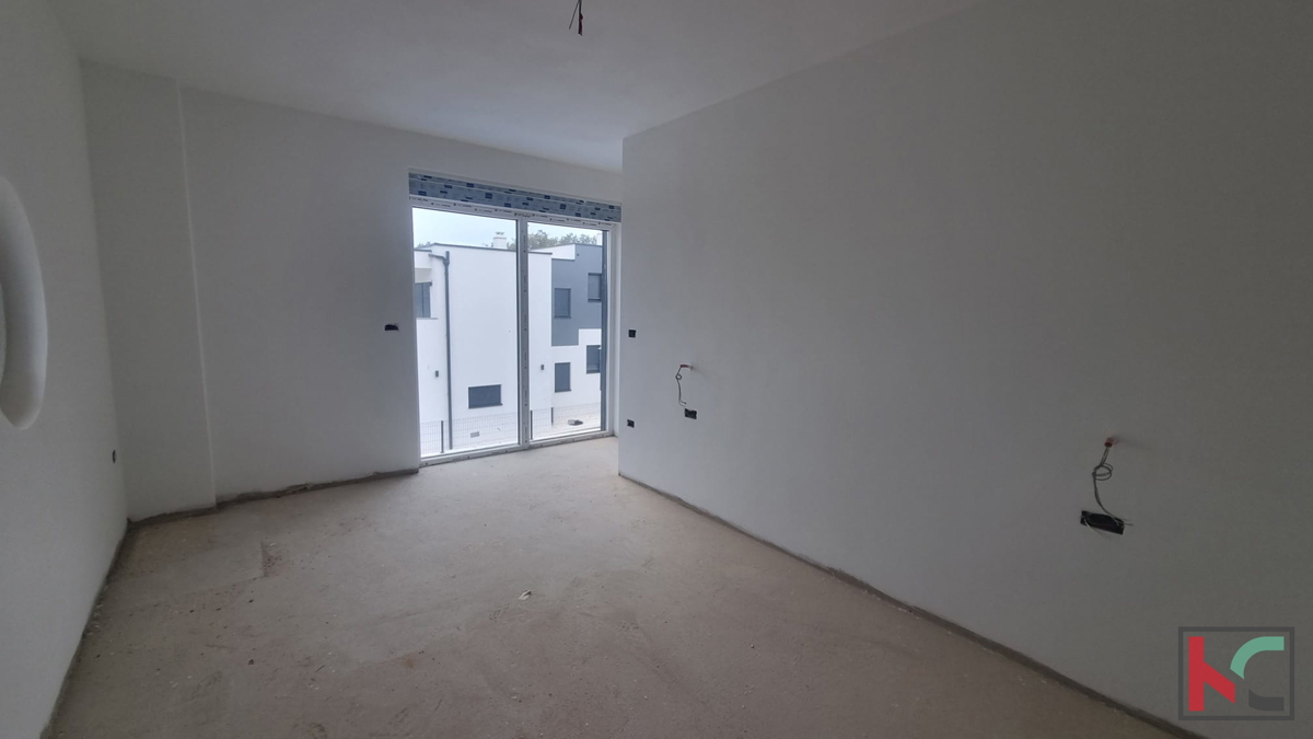 Istria, Ližnjan, casa duplex moderna, 180m2 con piscina, # in vendita