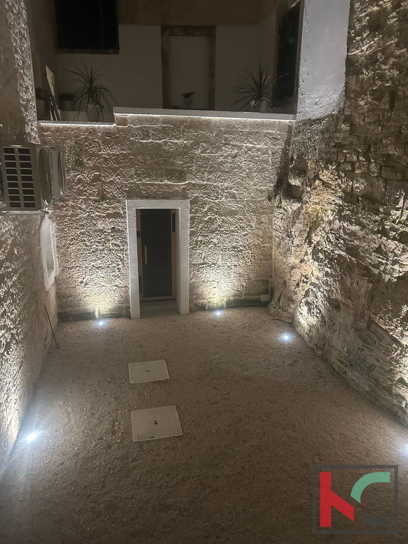 TINJAN, COMPLETELY RENOVATED AUSTRIAN HOUSE WITH POOL AND FINNISH SAUNA, #SALE