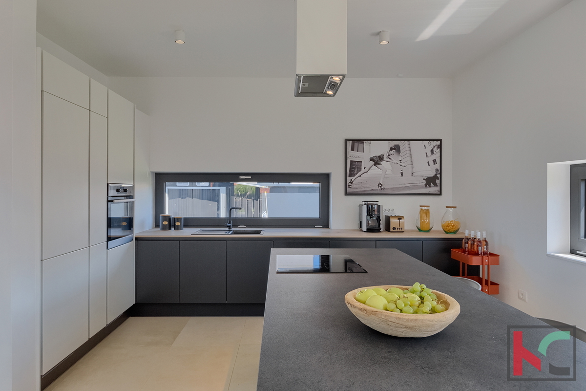 ISTRA, ZONA DI VODNJAN, SPLENDIDA VILLA CON PISCINA #VENDITA