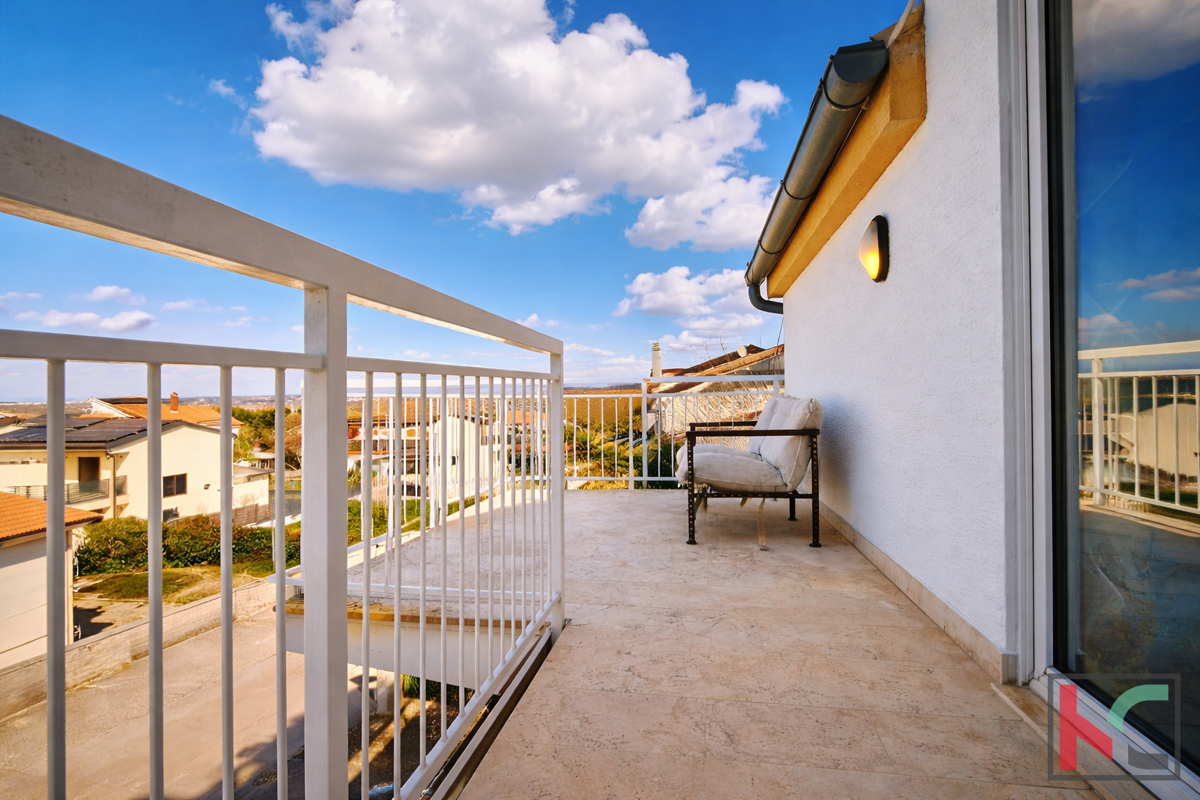 POREČ, APPARTAMENTO CON VISTA MARE #VENDITA