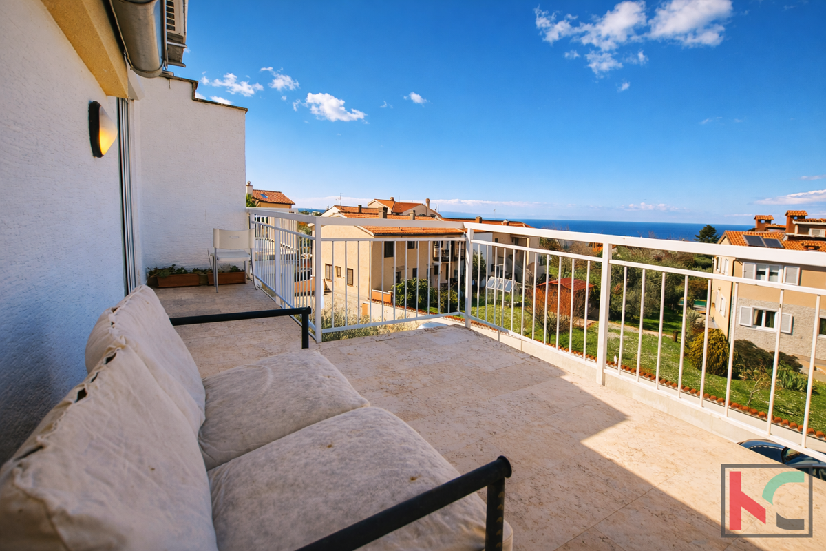 POREČ, APPARTAMENTO CON VISTA MARE #VENDITA