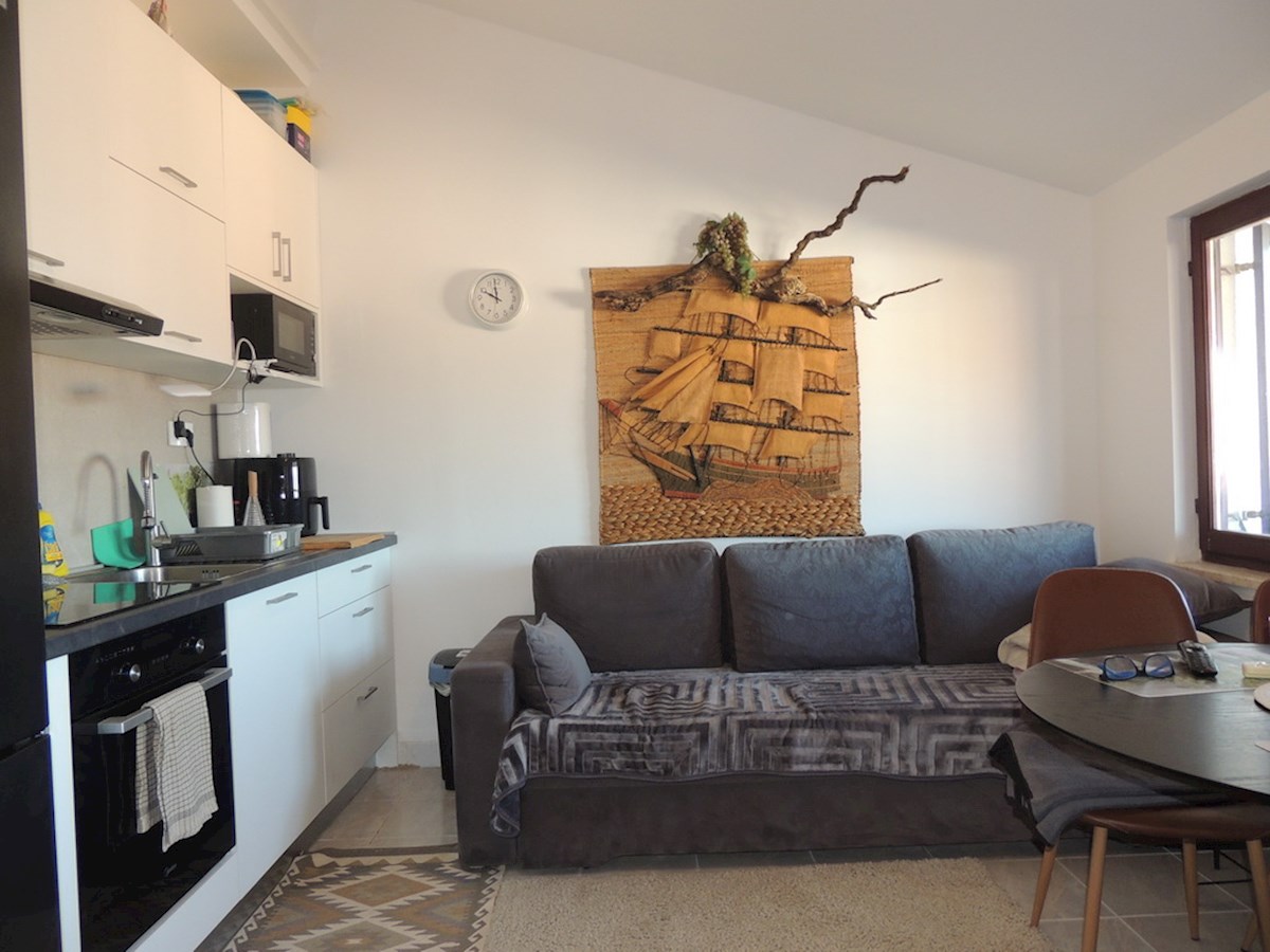 Vista panoramica al mare e alla citta vecchia