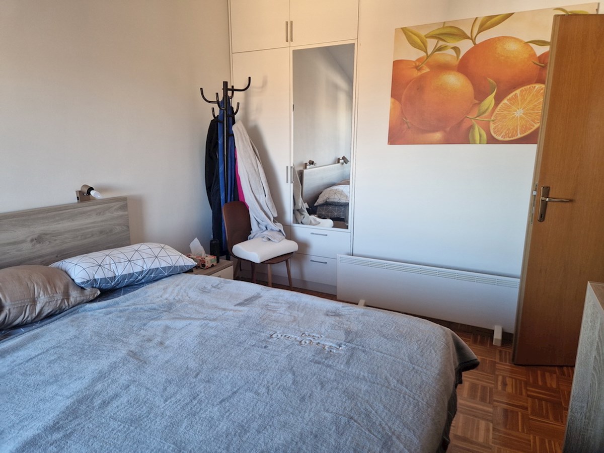 Vista panoramica al mare e alla citta vecchia