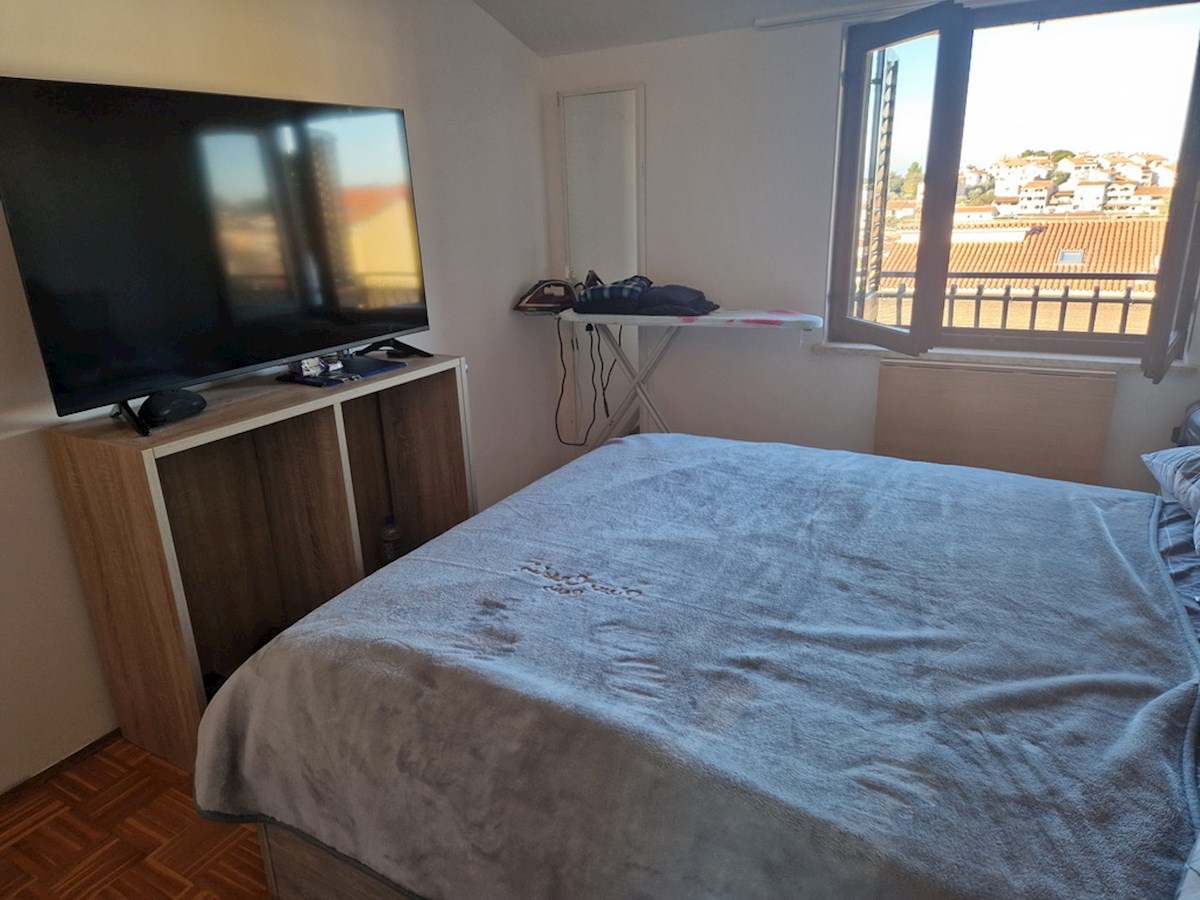 Vista panoramica al mare e alla citta vecchia