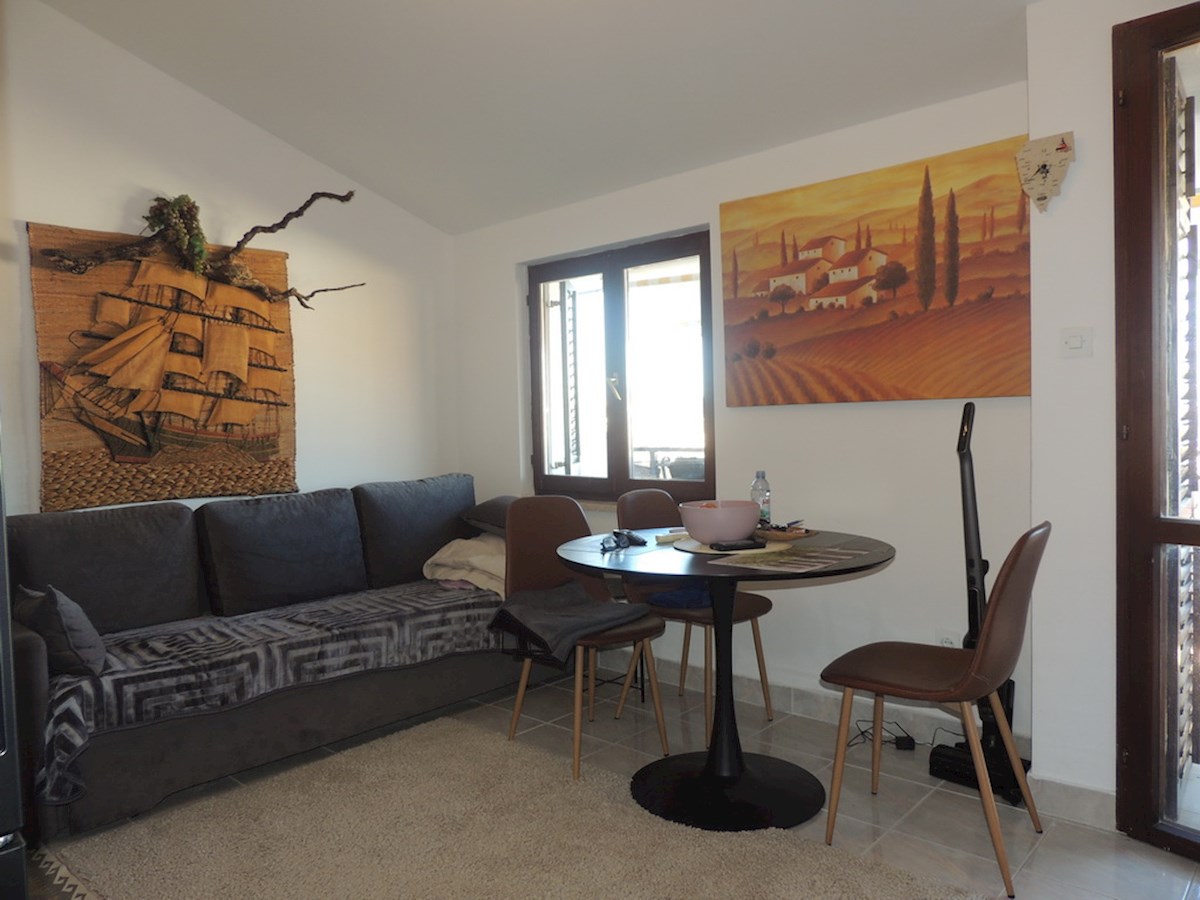 Vista panoramica al mare e alla citta vecchia