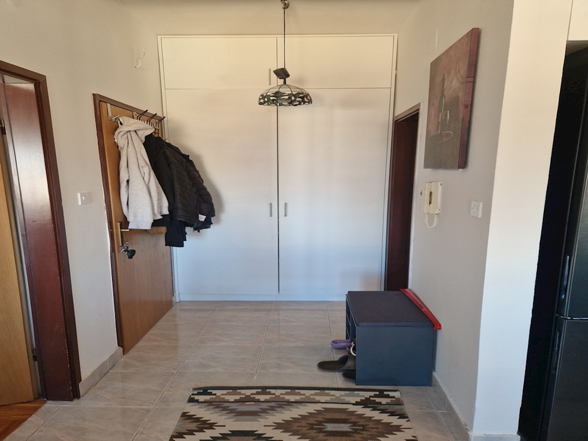 Vista panoramica al mare e alla citta vecchia