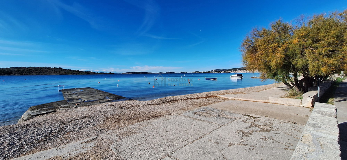 VODICE, SRIMA, APPARTAMENTO 100 M DALLA MARE E DALLA SPIAGGIA