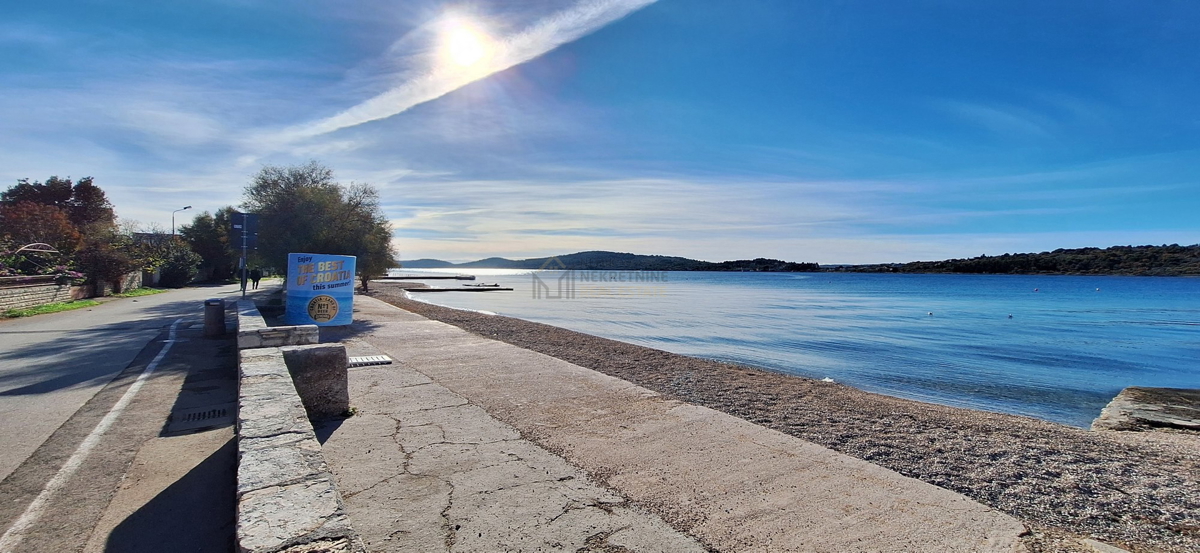 VODICE, SRIMA, APPARTAMENTO 100 M DALLA MARE E DALLA SPIAGGIA