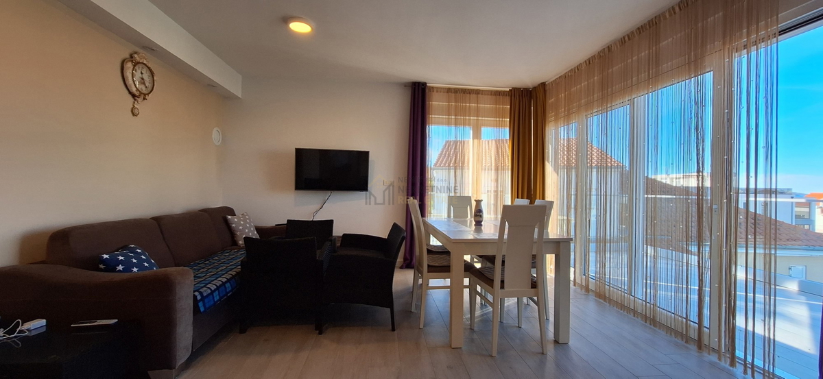 VODICE, SRIMA, APPARTAMENTO 100 M DALLA MARE E DALLA SPIAGGIA