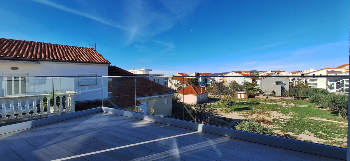 VODICE, SRIMA, APPARTAMENTO 100 M DALLA MARE E DALLA SPIAGGIA